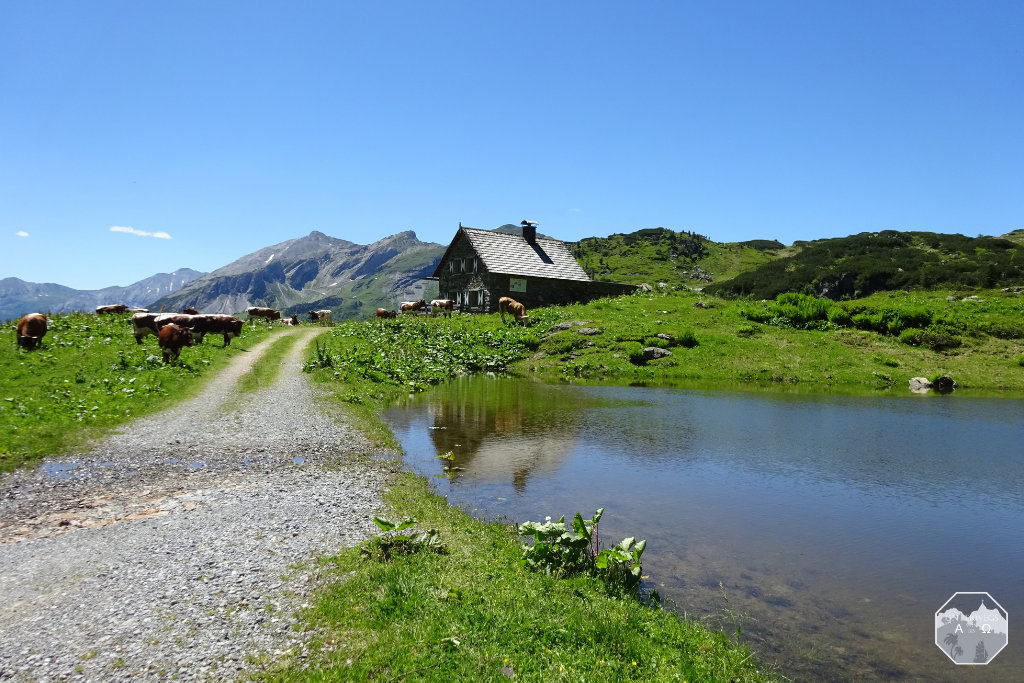 Hütte am See